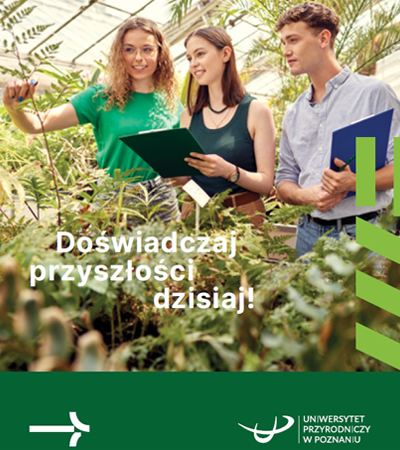 Zdjęcie studentów na tle roślin w szklarni 