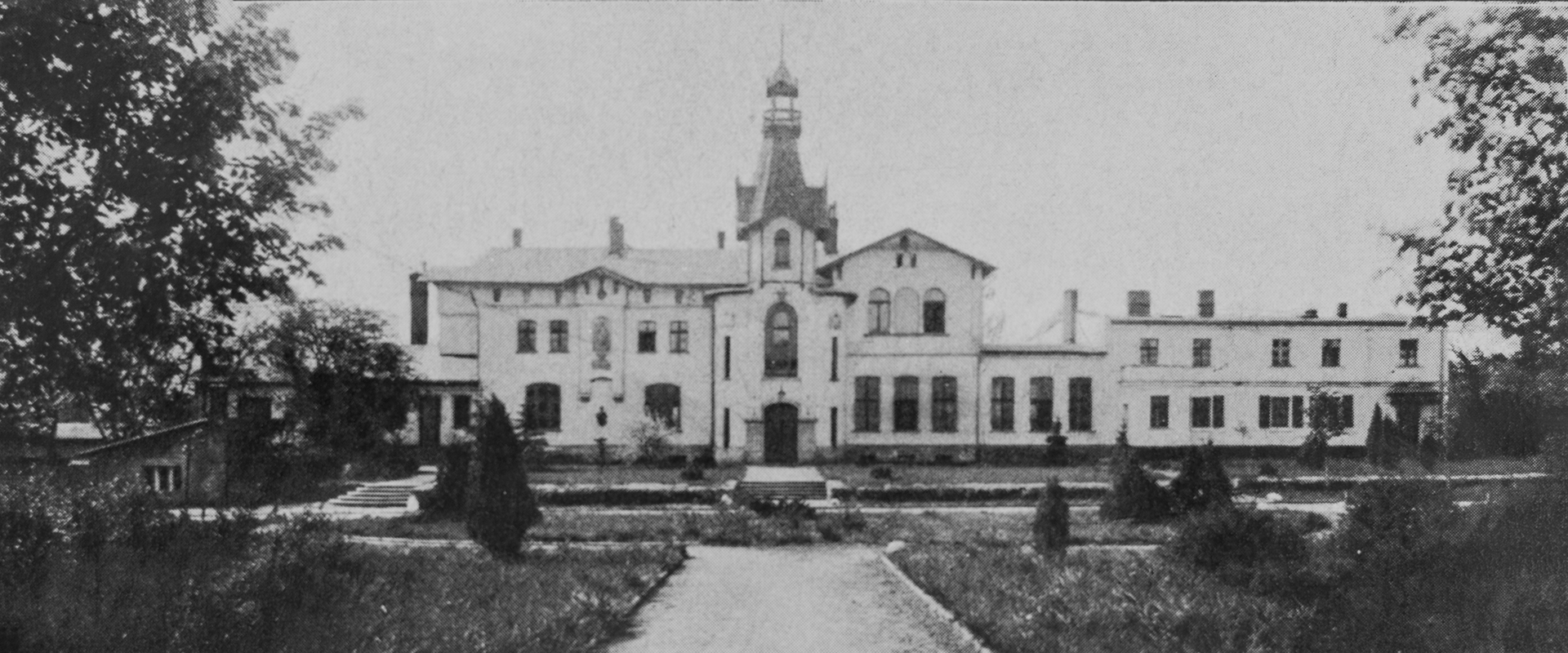 historyczne zdjęcie Dworku Sołackiego na kampusie Cieszkowskich Uniwersytetu Przyrodniczego w Poznaniu