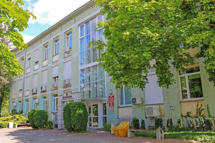 Kolegium Gawęckiego na kampusie głównym Uniwersytetu Przyrodniczego w Poznaniu