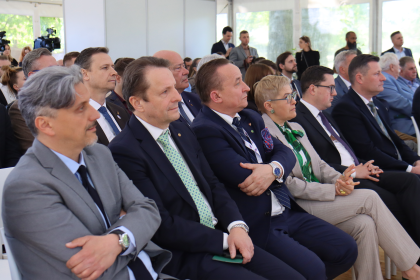 otwarcie elektrowni fotowoltaicznej Rokietnica na terenie Uniwersytetu Przyrodniczego w Poznaniu