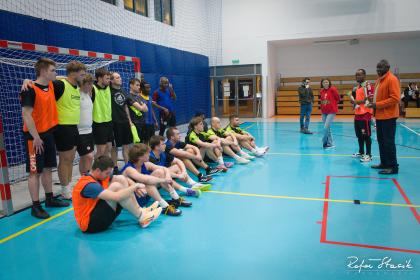 Uczestnicy podczas turnieju w futsal