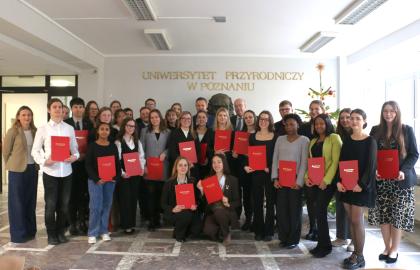 Grupa osób, które otrzymały nagrodę Snatander