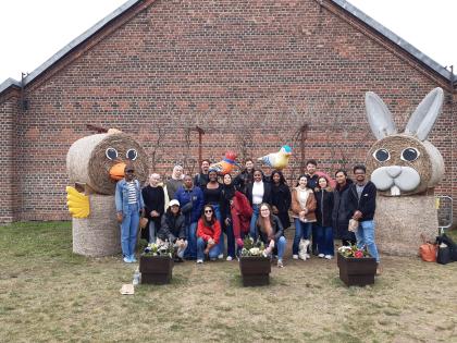 Grupa osób w muzeum w Szreniawie