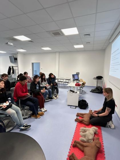 warsztaty pierwszej pomocy z "Cisnę klatę" 