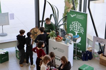 Studenci i goście podczas Poznańskiego Festiwalu Nauki i Sztuki na UPP