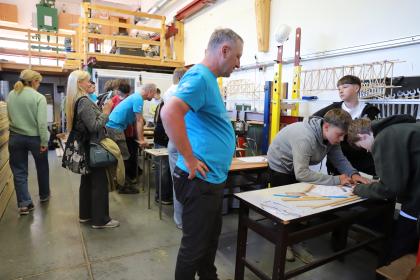 Studenci i goście podczas Poznańskiego Festiwalu Nauki i Sztuki na UPP