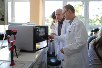 Studenci i goście podczas Poznańskiego Festiwalu Nauki i Sztuki na UPP