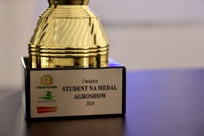 statuetka "Student n medal"
