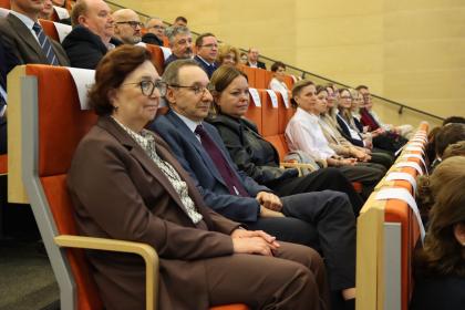 Uczestnicy wydarzenia w sali Biocentrum