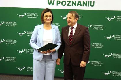 Dziekan Wydziału Inżynierii Środowiska i Inżynierii Mechanicznej wraz z Rektorem UPP